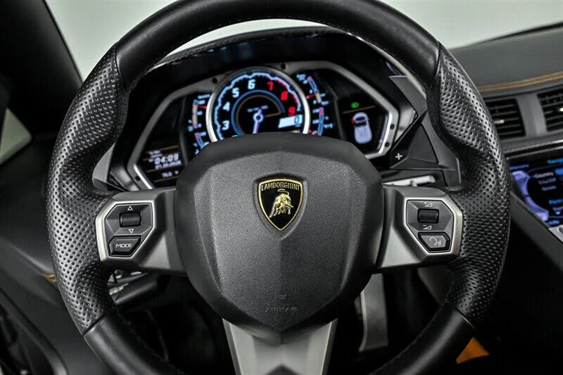 2015 Lamborghini Aventador LP700-4 - Image 24 of 31