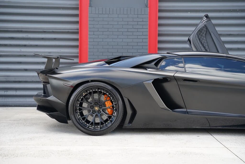 2015 Lamborghini Aventador LP700-4 - Image 9 of 31