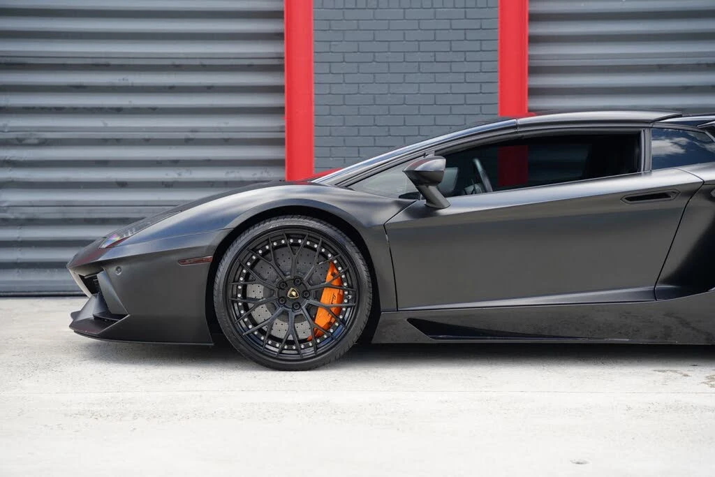 2015 Lamborghini Aventador LP700-4 - Image 8 of 31