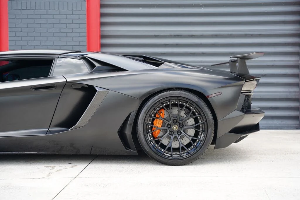 2015 Lamborghini Aventador LP700-4 - Image 14 of 31