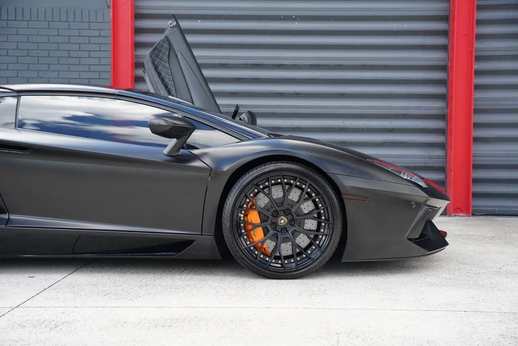 2015 Lamborghini Aventador LP700-4 - Image 6 of 31