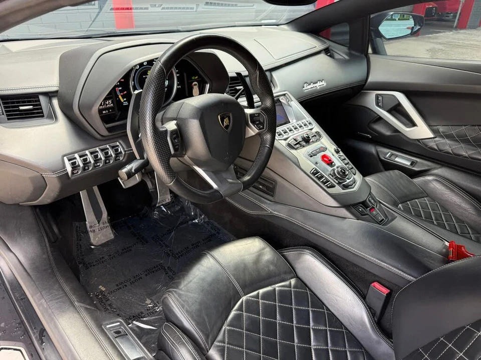 2015 Lamborghini Aventador LP700-4 - Image 23 of 31