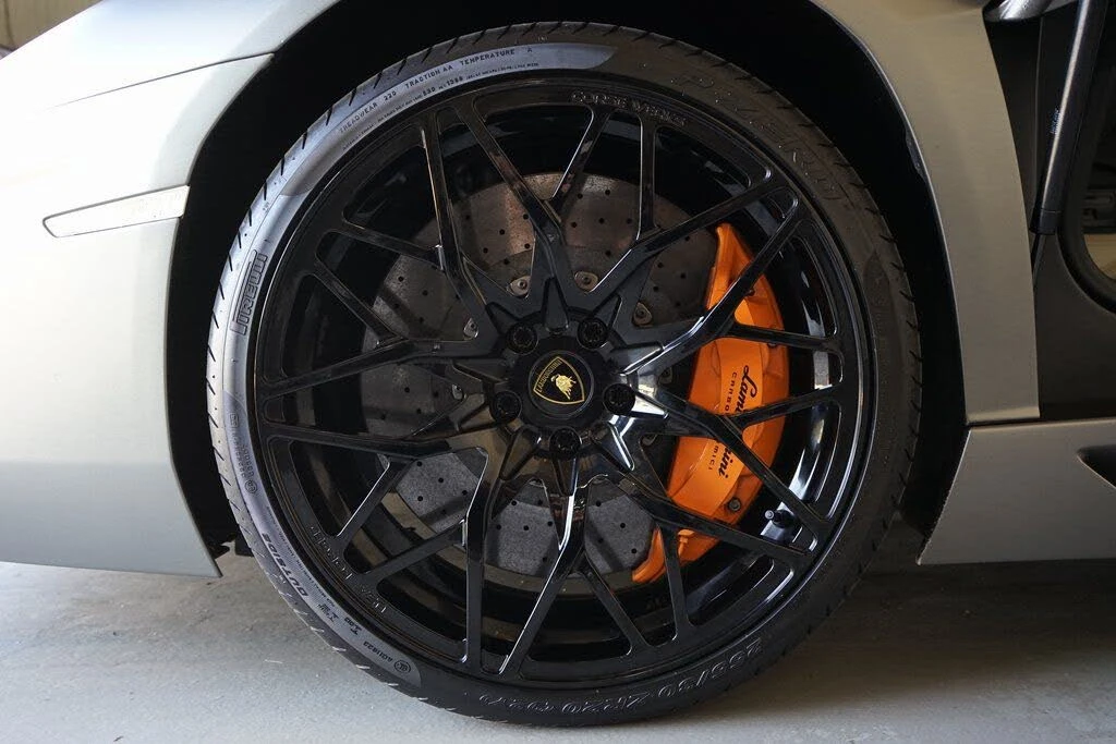 2015 Lamborghini Aventador LP700-4 - Image 25 of 30