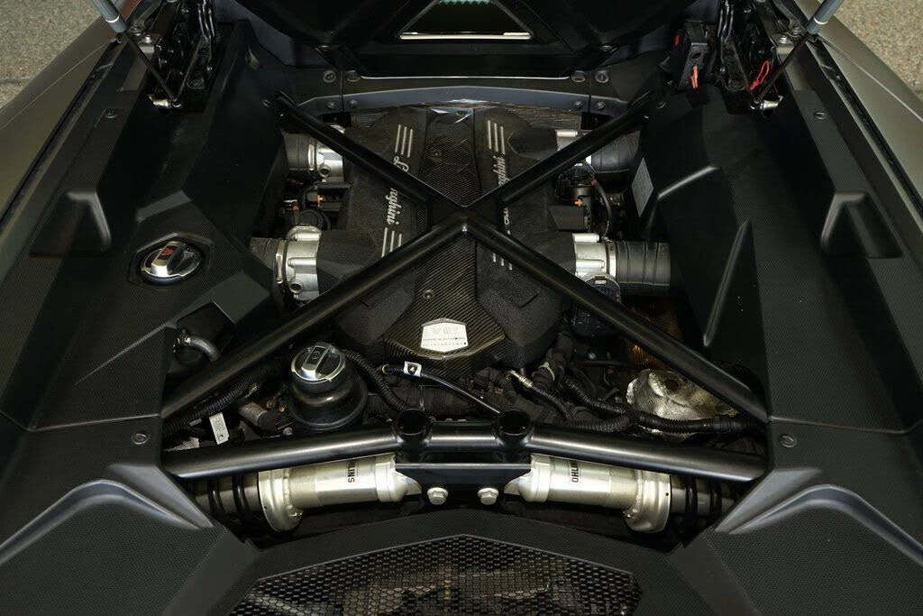2015 Lamborghini Aventador LP700-4 - Image 28 of 30