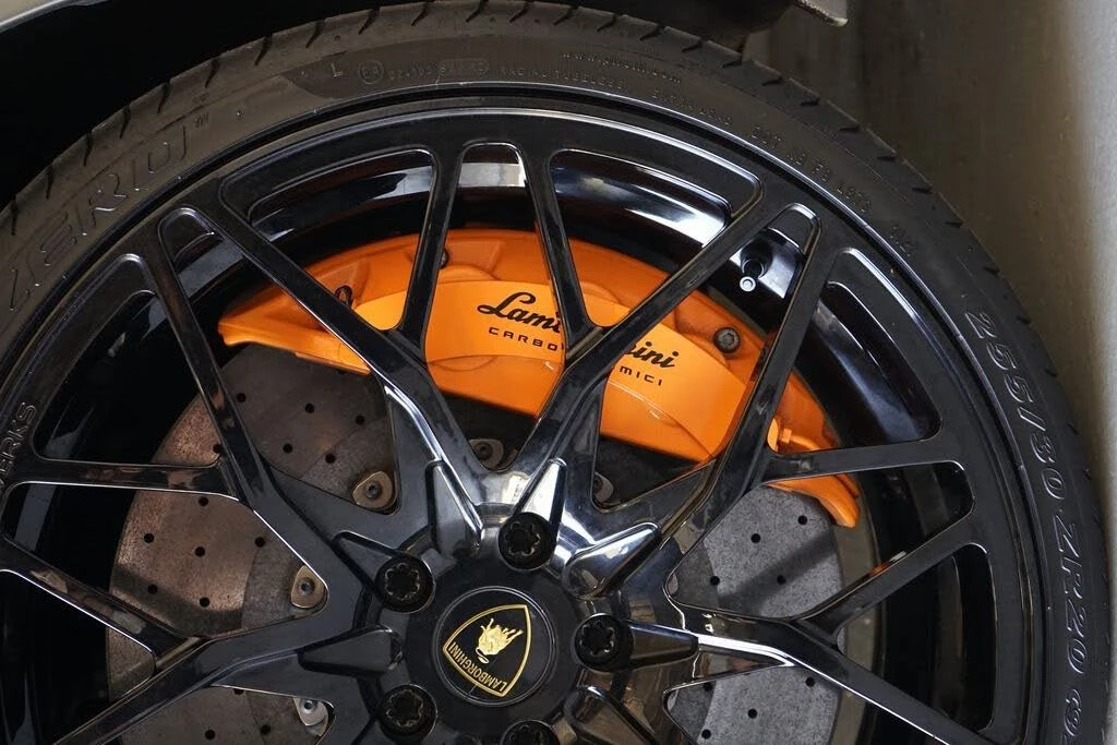 2015 Lamborghini Aventador LP700-4 - Image 26 of 30