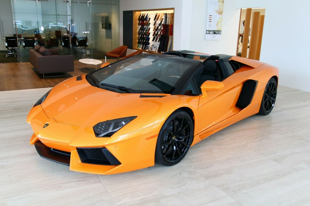 2015 Lamborghini Aventador LP700-4 - Image 2 of 18
