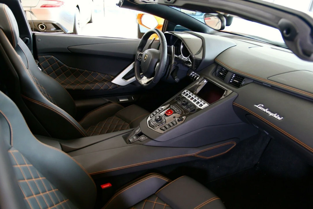 2015 Lamborghini Aventador LP700-4 - Image 8 of 18