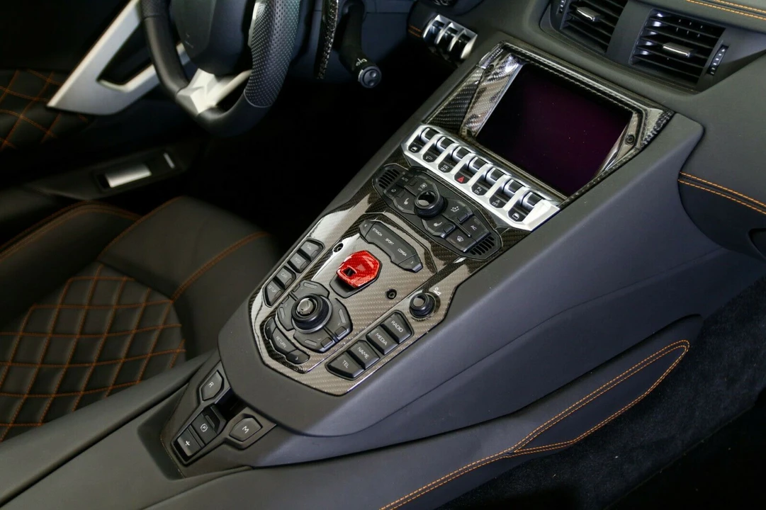 2015 Lamborghini Aventador LP700-4 - Image 10 of 18