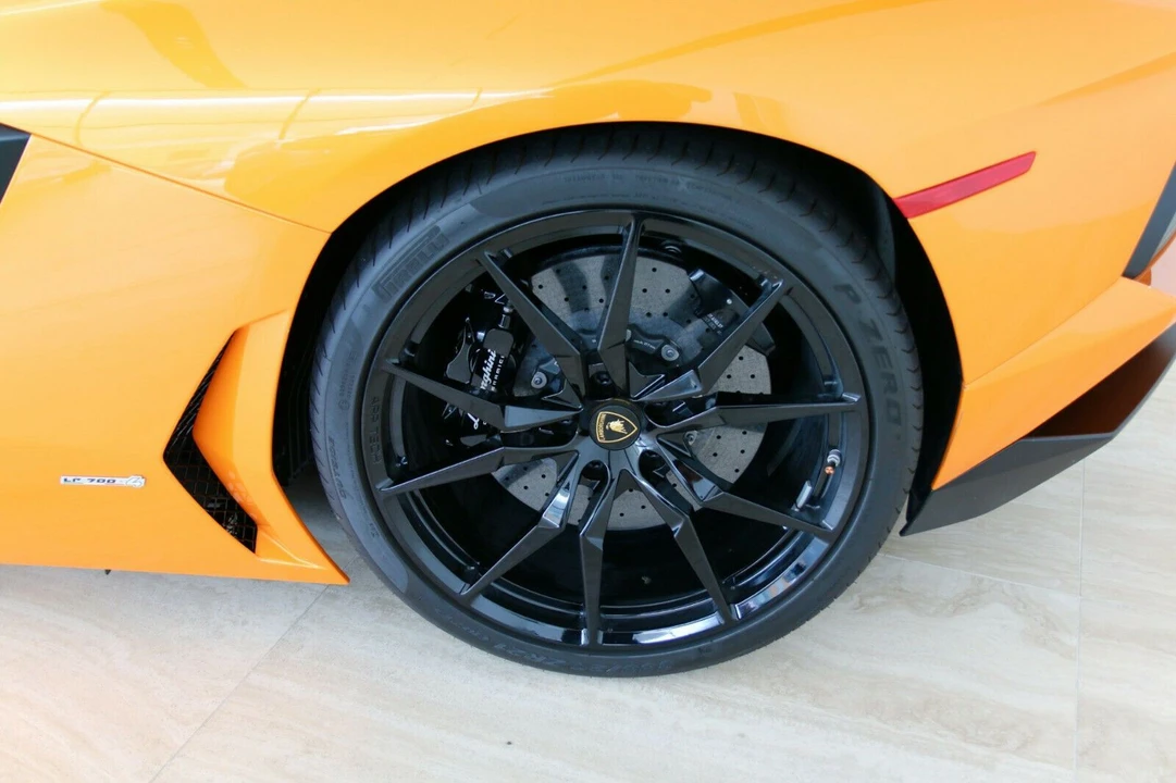 2015 Lamborghini Aventador LP700-4 - Image 18 of 18