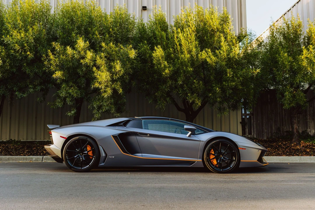 2015 Lamborghini Aventador LP700-4 - Image 8 of 31