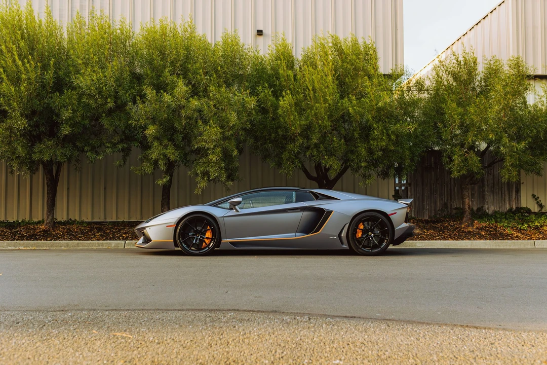 2015 Lamborghini Aventador LP700-4 - Image 4 of 31