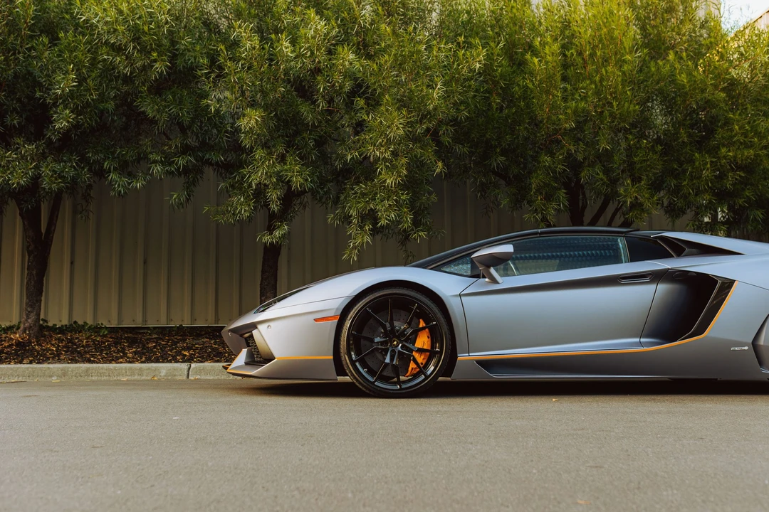 2015 Lamborghini Aventador LP700-4 - Image 25 of 31