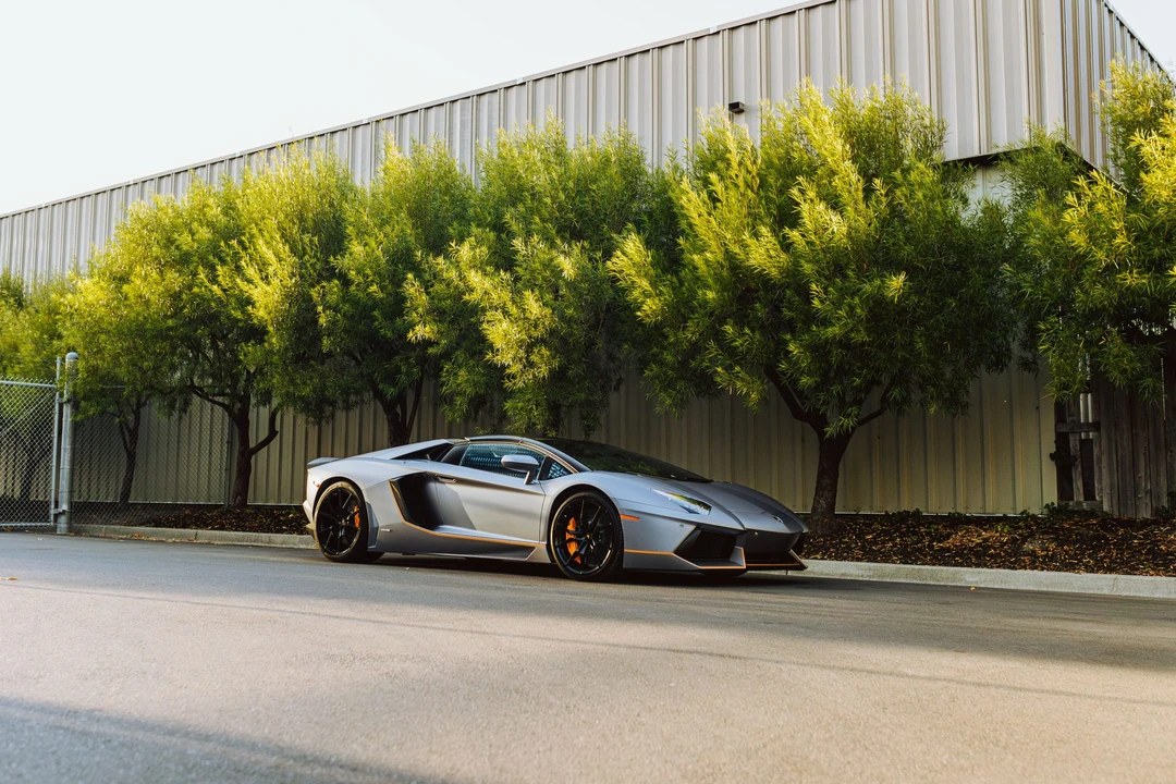 2015 Lamborghini Aventador LP700-4 - Image 12 of 31