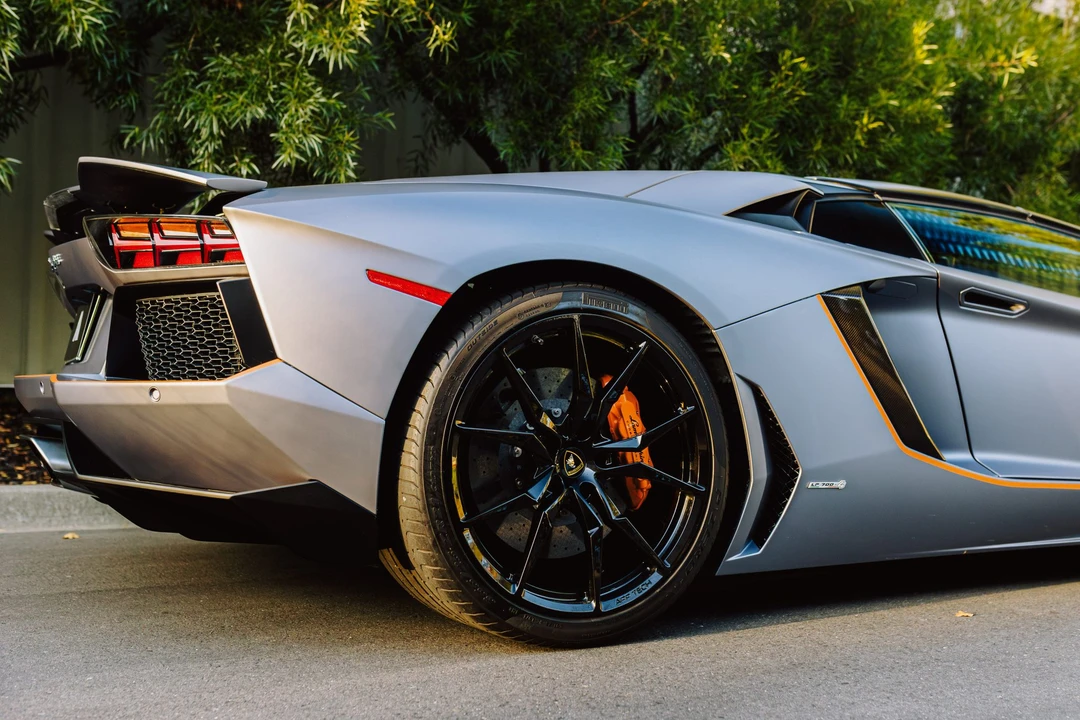2015 Lamborghini Aventador LP700-4 - Image 30 of 31