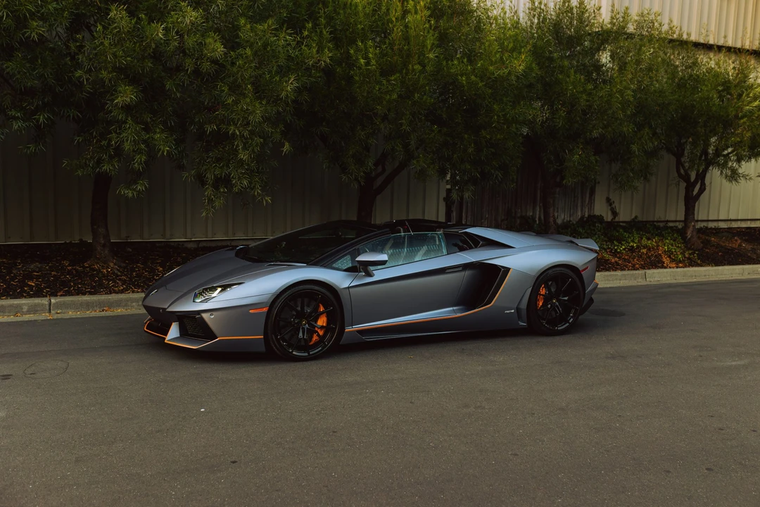 2015 Lamborghini Aventador LP700-4 - Image 16 of 31