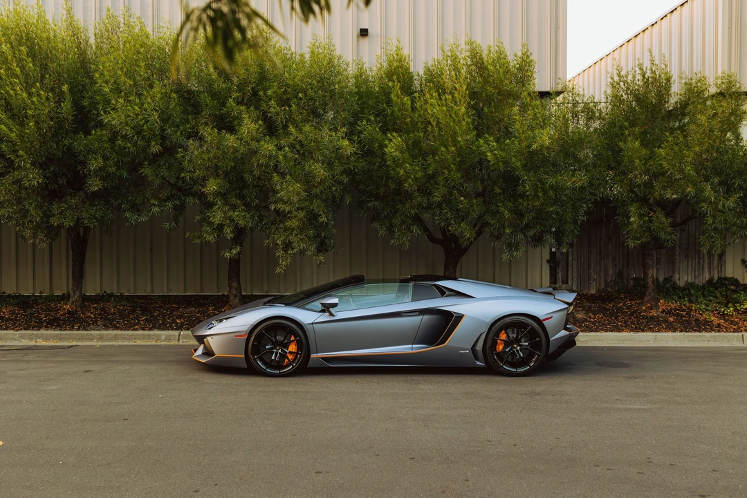 2015 Lamborghini Aventador LP700-4 - Image 17 of 31