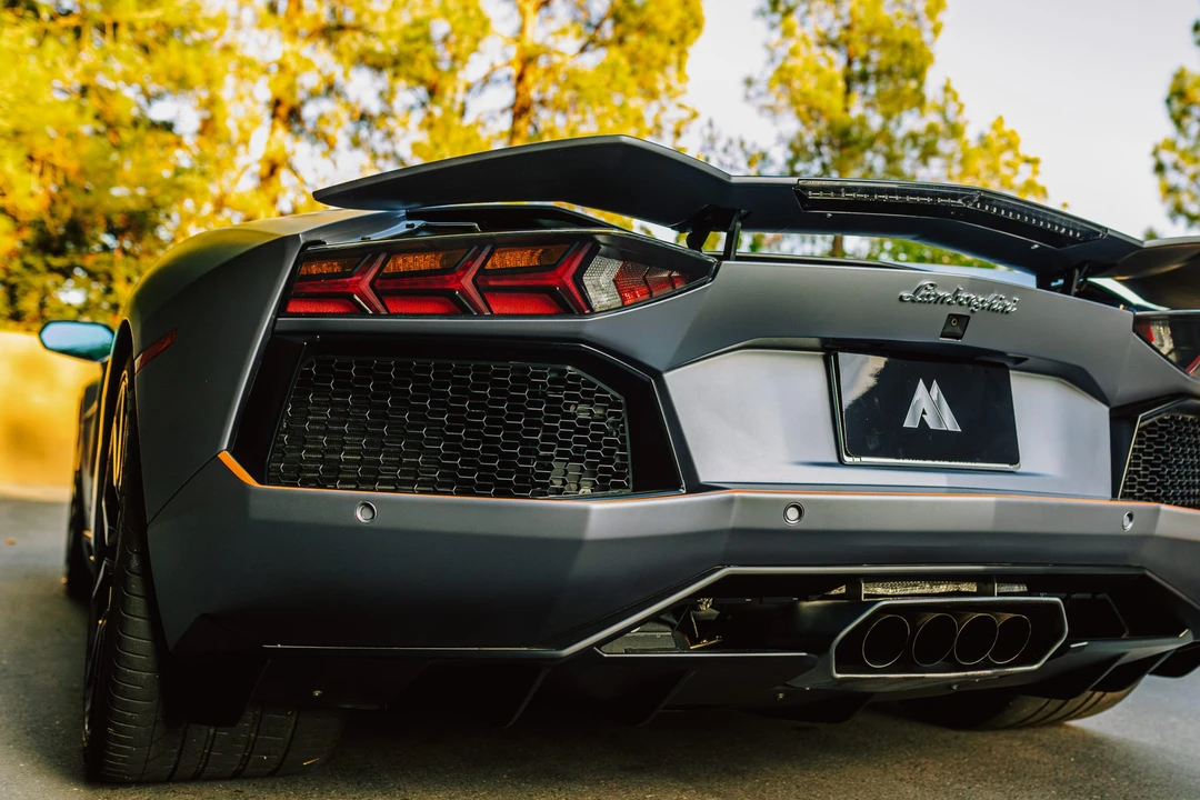 2015 Lamborghini Aventador LP700-4 - Image 28 of 31