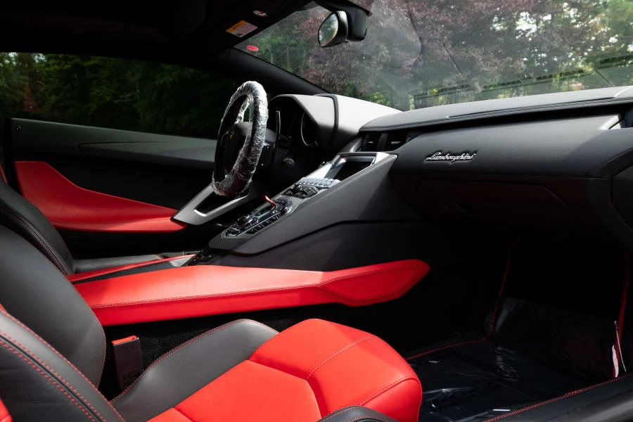 2015 Lamborghini Aventador LP700-4 - Image 5 of 31