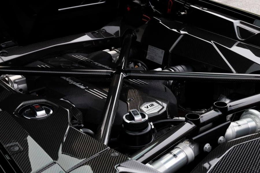 2015 Lamborghini Aventador LP700-4 - Image 7 of 31
