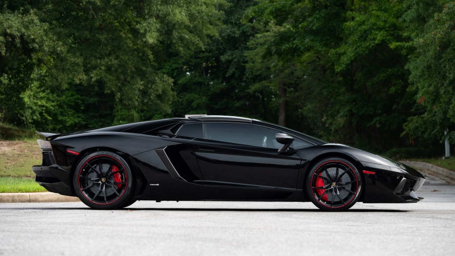 2015 Lamborghini Aventador LP700-4 - Image 8 of 31