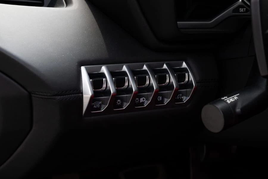 2015 Lamborghini Aventador LP700-4 - Image 27 of 31