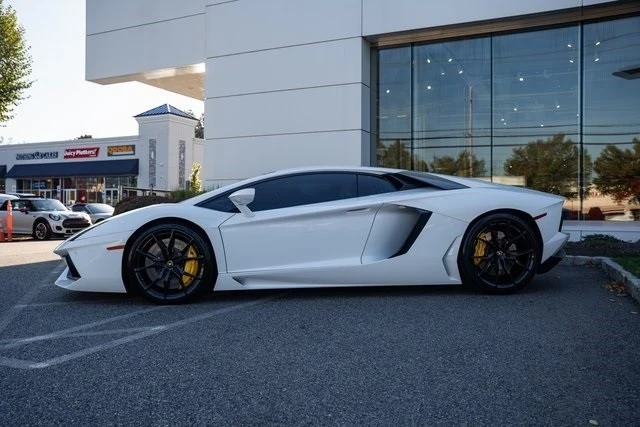 2015 Lamborghini Aventador LP700-4 - Image 3 of 12