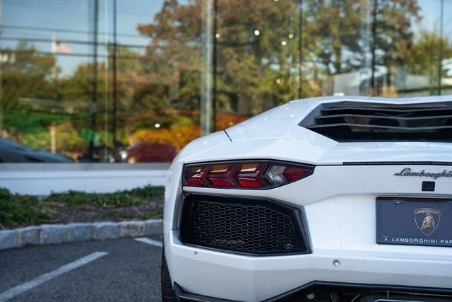 2015 Lamborghini Aventador LP700-4 - Image 13 of 21