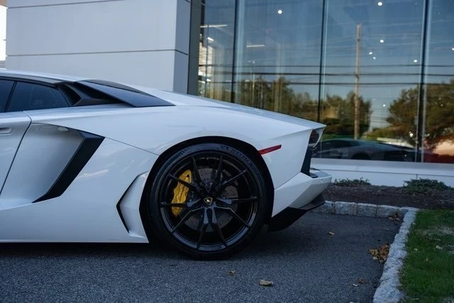 2015 Lamborghini Aventador LP700-4 - Image 5 of 12
