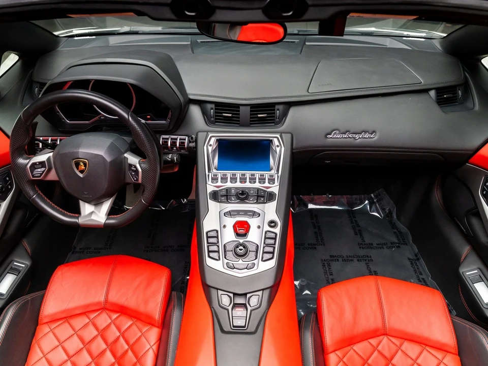 2015 Lamborghini Aventador LP700-4 - Image 6 of 12
