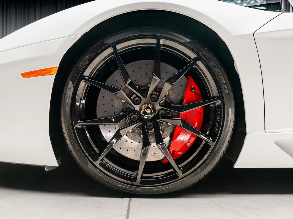 2015 Lamborghini Aventador LP700-4 - Image 3 of 12