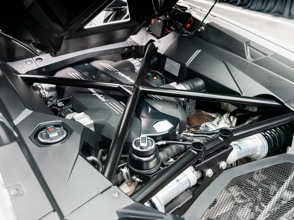 2015 Lamborghini Aventador LP700-4 - Image 4 of 12