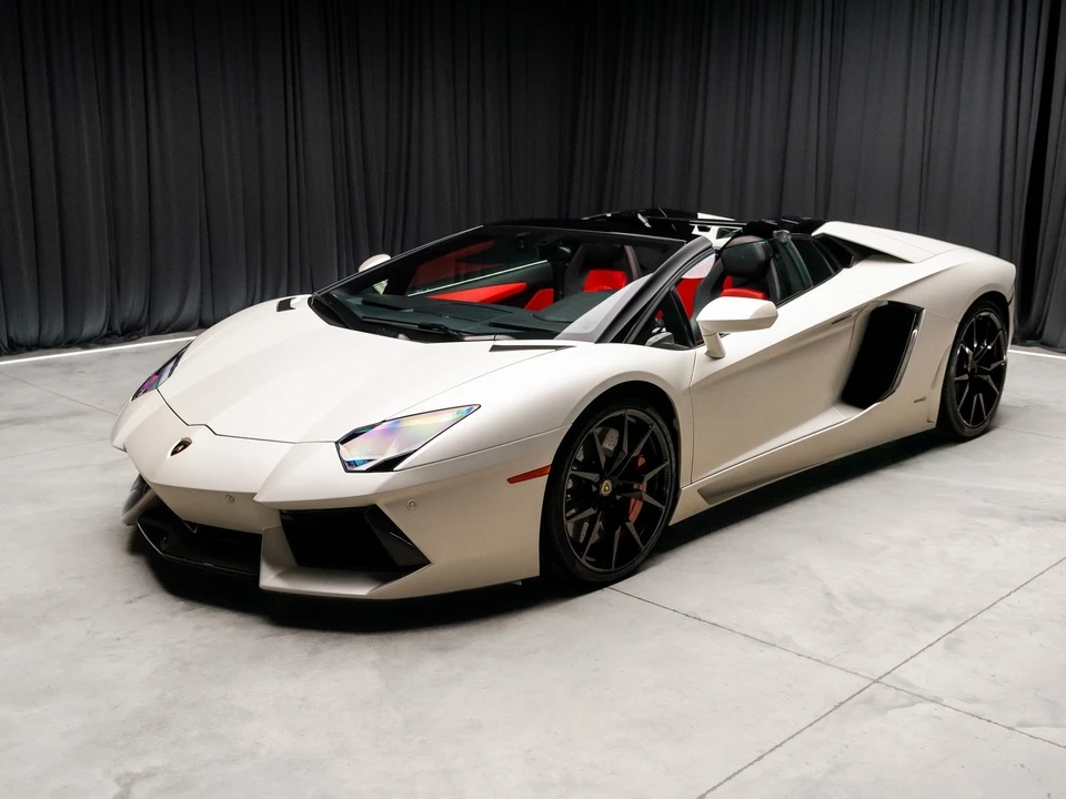 2015 Lamborghini Aventador LP700-4 - Image 2 of 12