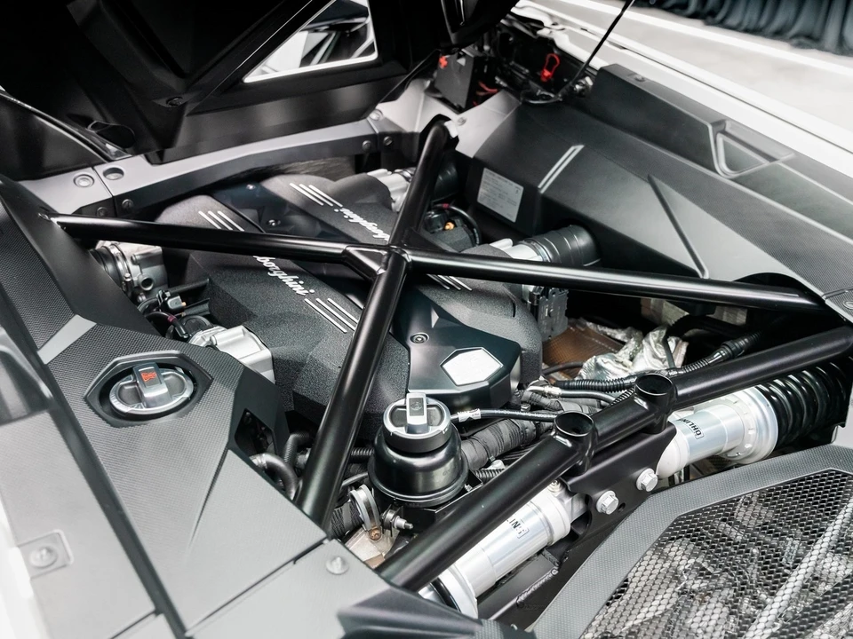 2015 Lamborghini Aventador LP700-4 - Image 4 of 12
