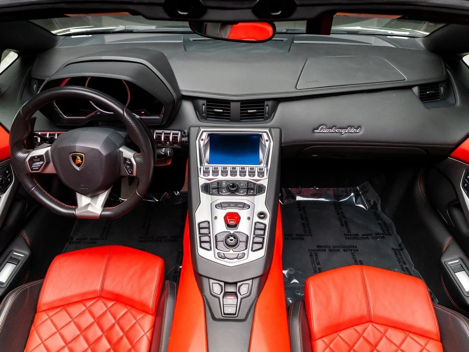 2015 Lamborghini Aventador LP700-4 - Image 6 of 12