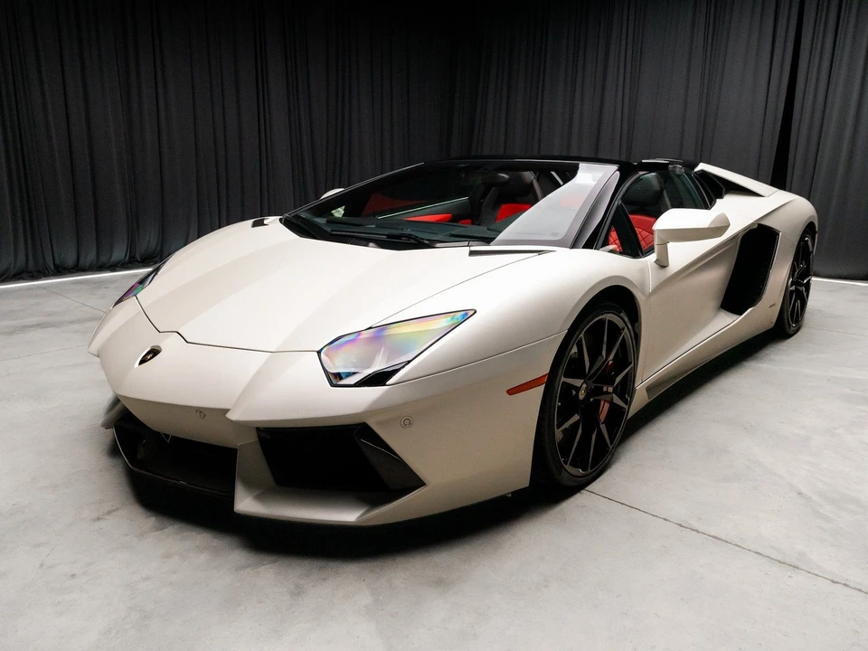 2015 Lamborghini Aventador LP700-4 - Image 13 of 21