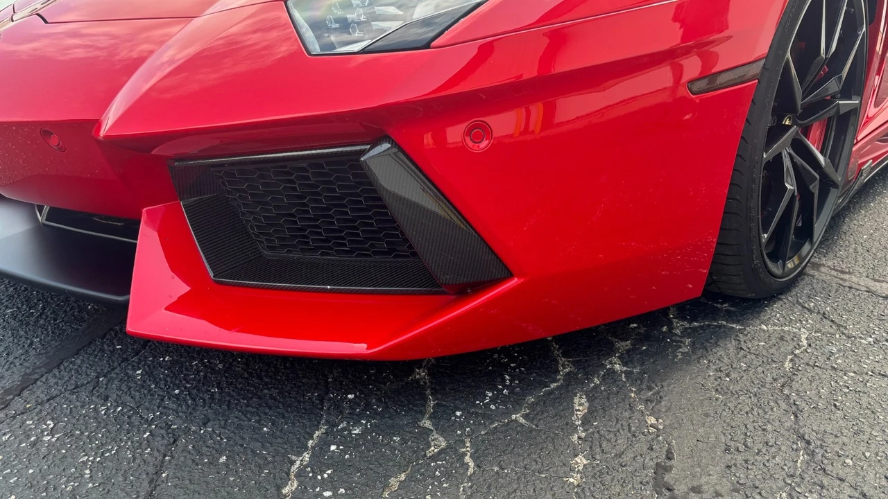 2015 Lamborghini Aventador LP700-4 Roadster - Image 9 of 31