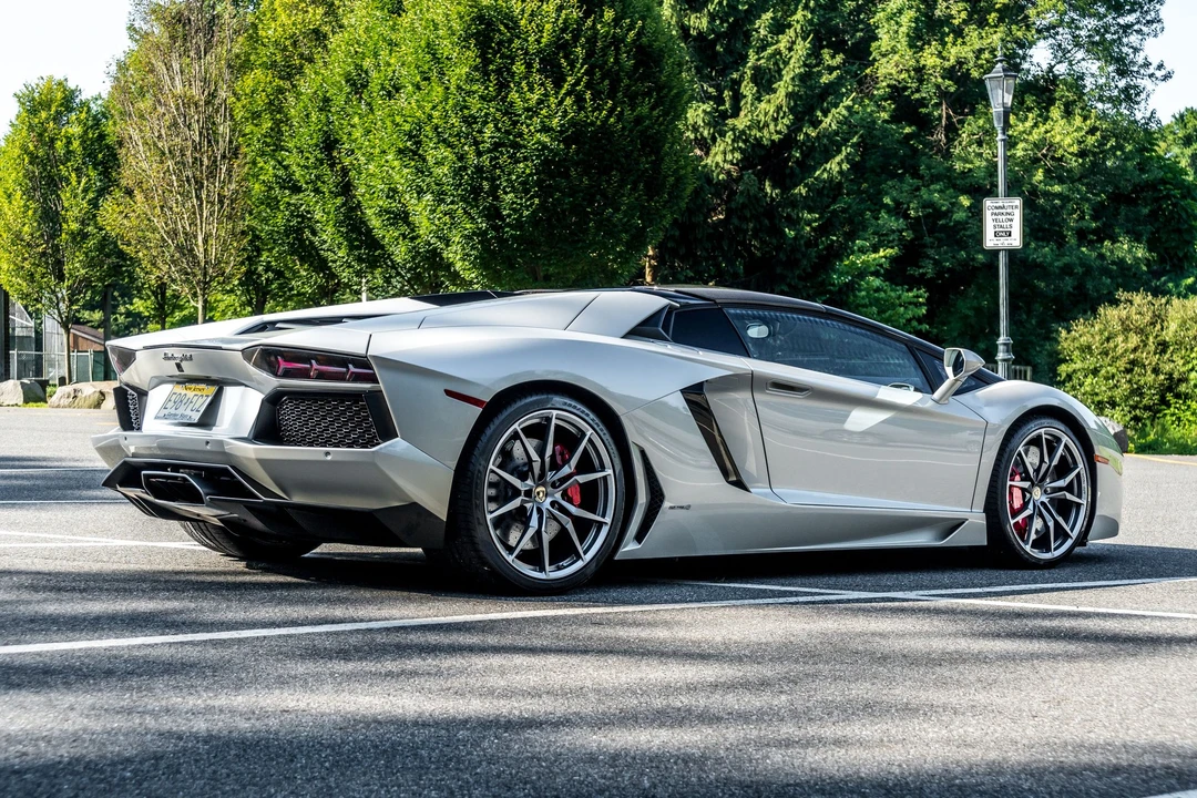 2015 Lamborghini Aventador LP700-4 - Image 3 of 31