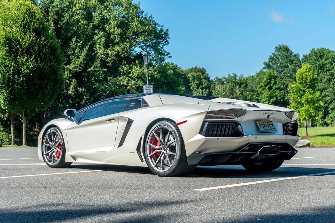 2015 Lamborghini Aventador LP700-4 - Image 8 of 31