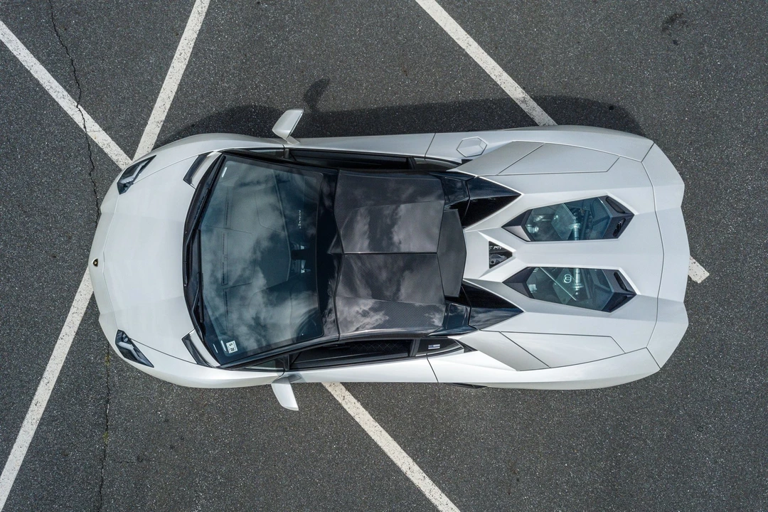2015 Lamborghini Aventador LP700-4 - Image 16 of 31