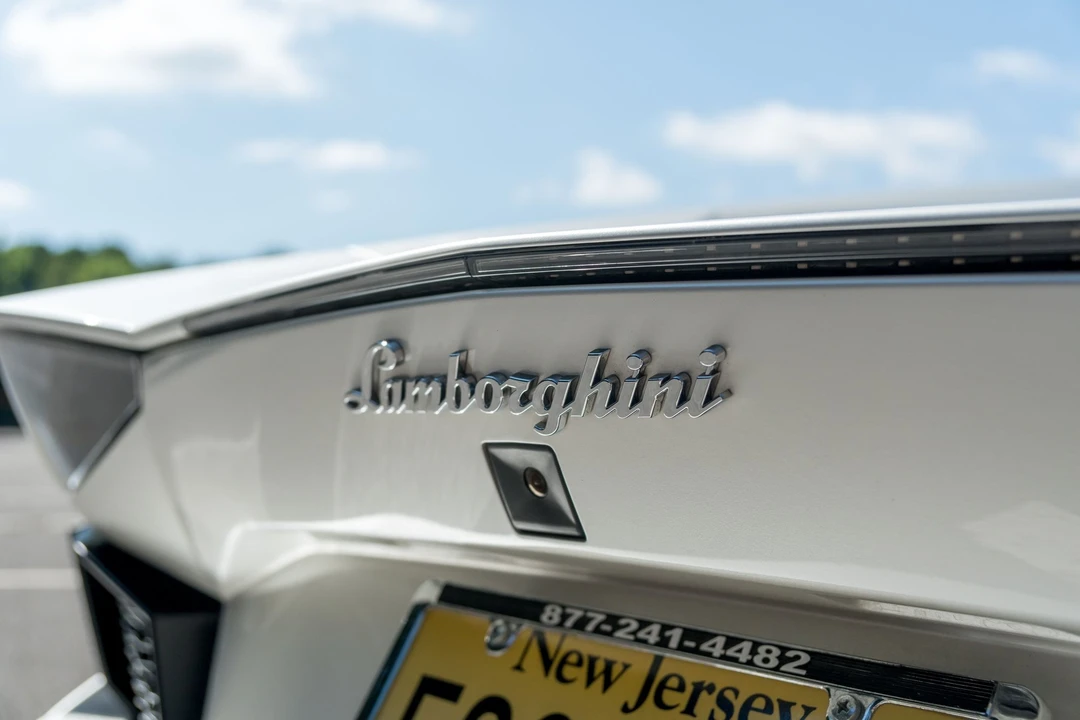 2015 Lamborghini Aventador LP700-4 - Image 28 of 31