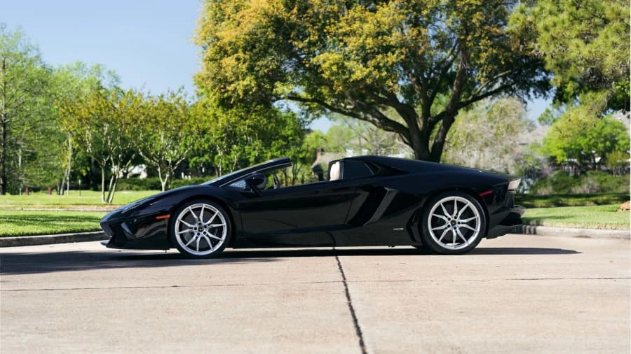 2015 Lamborghini Aventador LP700-4 - Image 2 of 12
