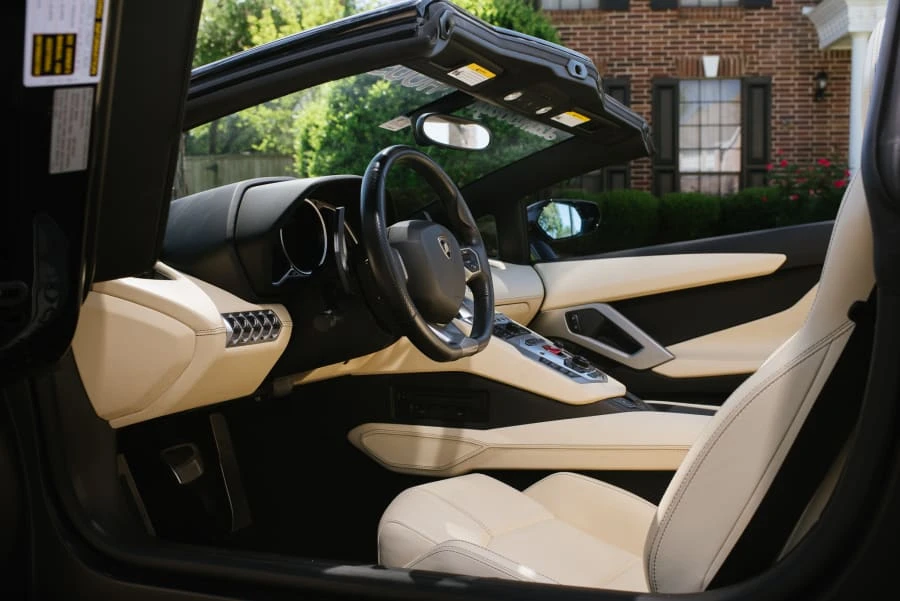 2015 Lamborghini Aventador LP700-4 - Image 4 of 12