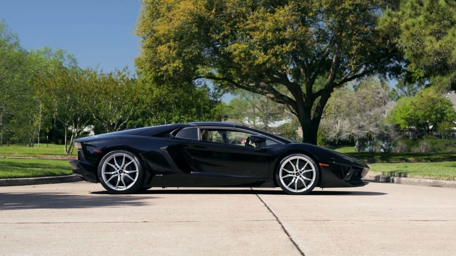 2015 Lamborghini Aventador LP700-4 - Image 8 of 12