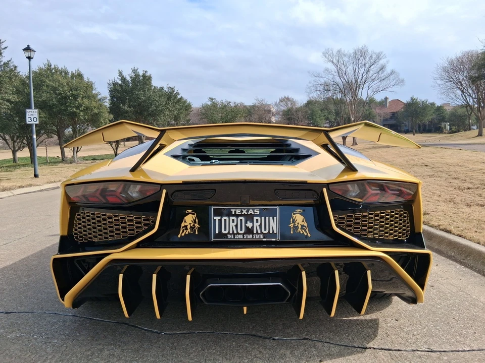 2015 Lamborghini Aventador LP700-4 - Image 6 of 21