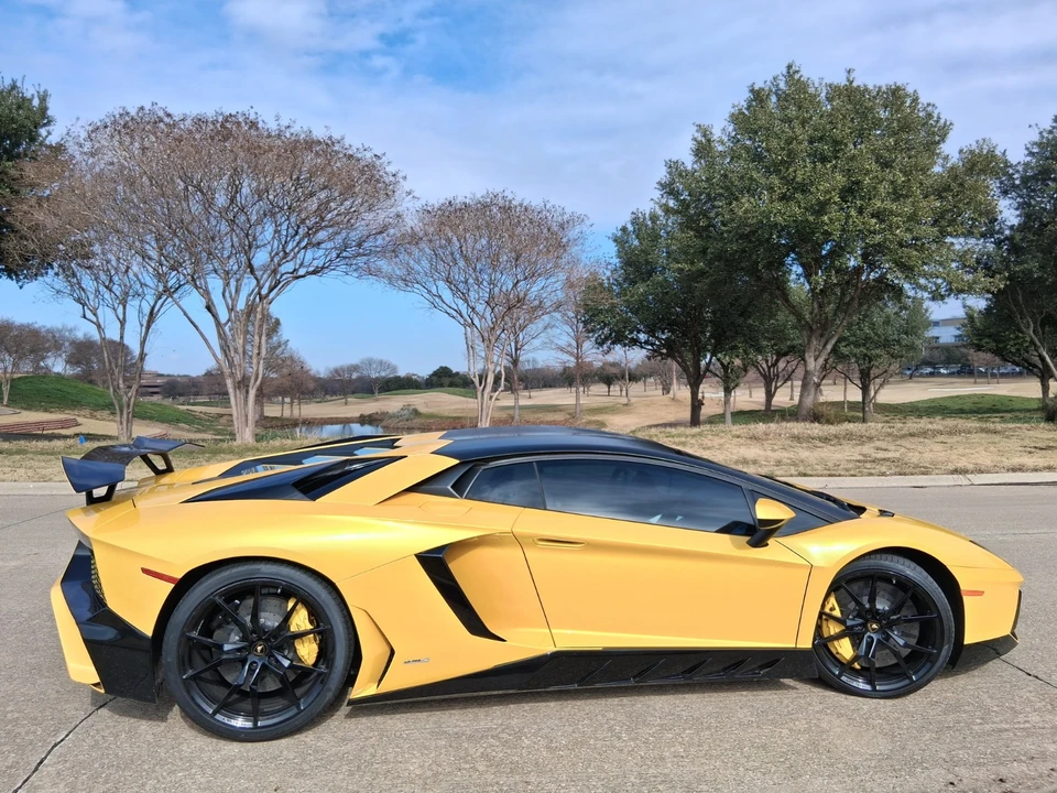 2015 Lamborghini Aventador LP700-4 - Image 7 of 21
