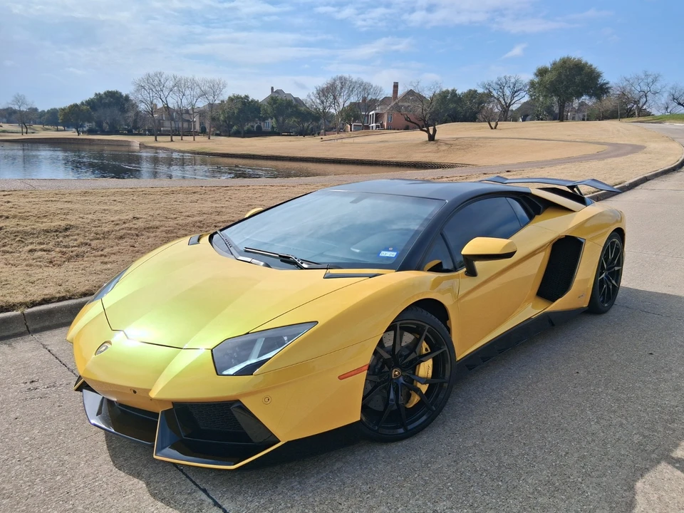 2015 Lamborghini Aventador LP700-4 - Image 2 of 21