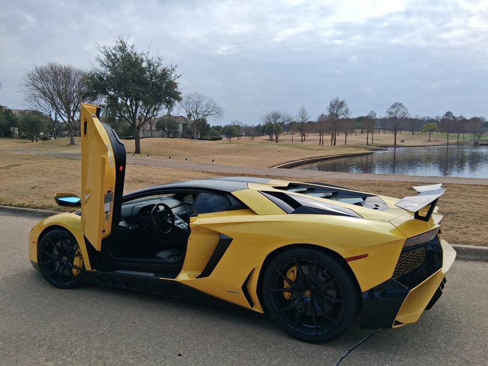 2015 Lamborghini Aventador LP700-4 - Image 13 of 21