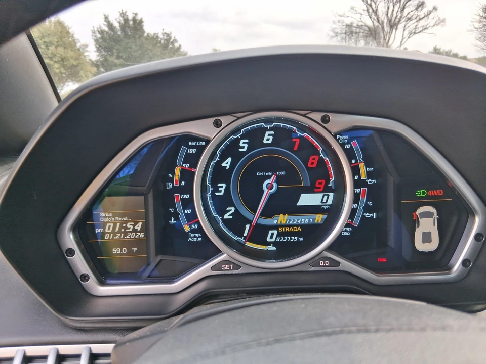 2015 Lamborghini Aventador LP700-4 - Image 15 of 21
