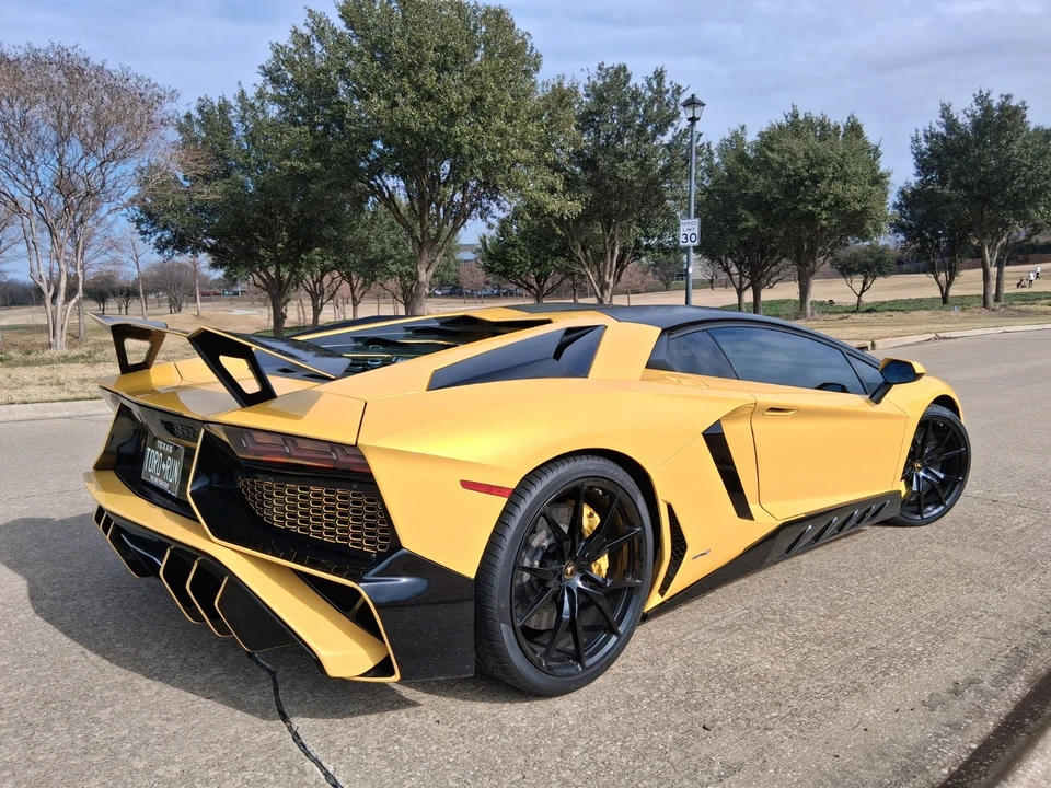 2015 Lamborghini Aventador LP700-4 - Image 8 of 21