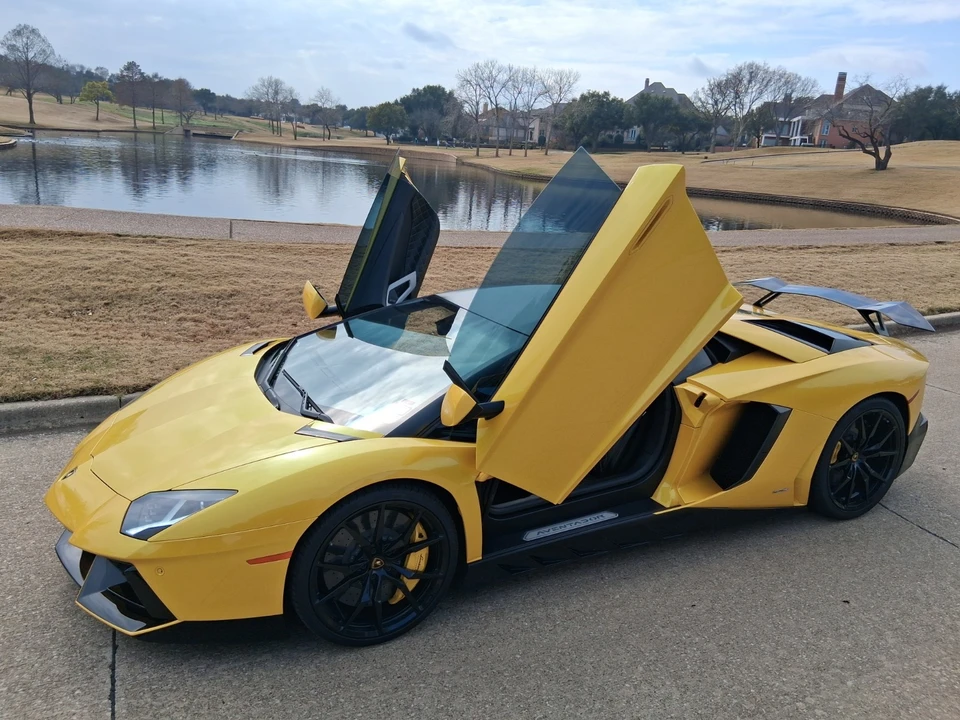 2015 Lamborghini Aventador LP700-4 - Image 19 of 21